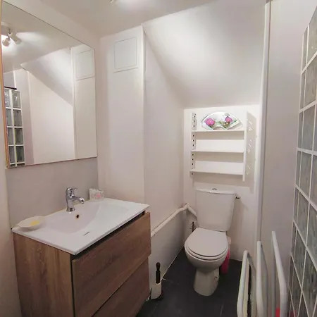Private 1 Bedroom Flat With Garden Access In * Le Pecq