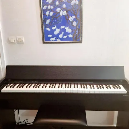 Private 1 Bedroom Flat With Garden Access In * Le Pecq