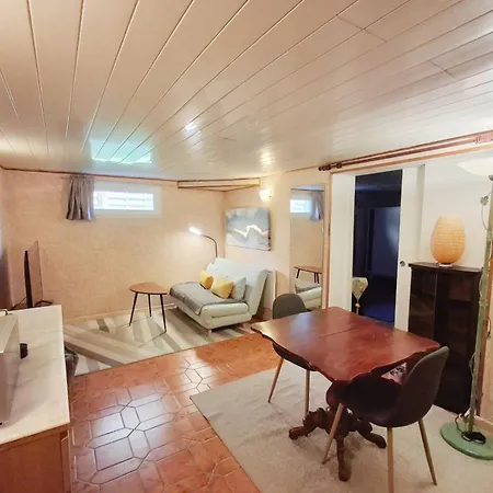 Private 1 Bedroom Flat With Garden Access In Le Pecq