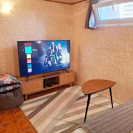 Private 1 Bedroom Flat With Garden Access In * Le Pecq